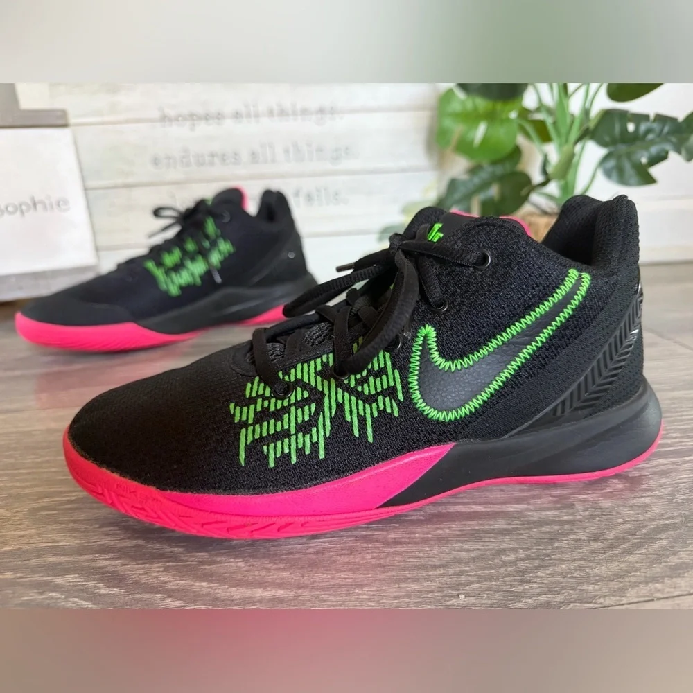 Nike Kyrie Flytrap 2 Black Hyper Pink Rage Green Basketball Court Sneaker Sz 5Y